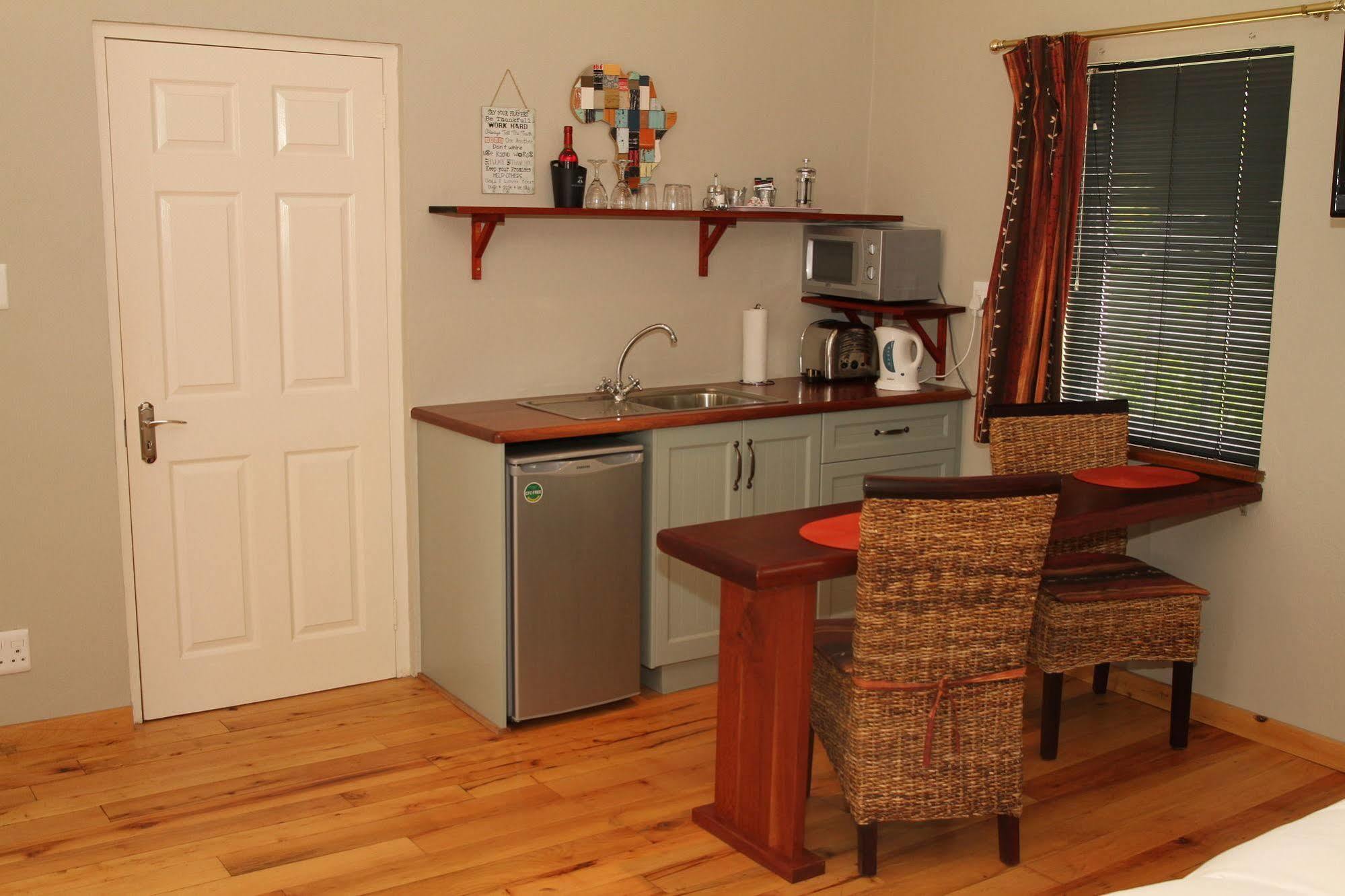 Bed and Breakfast De Oude Opstal Robertson Exterior foto